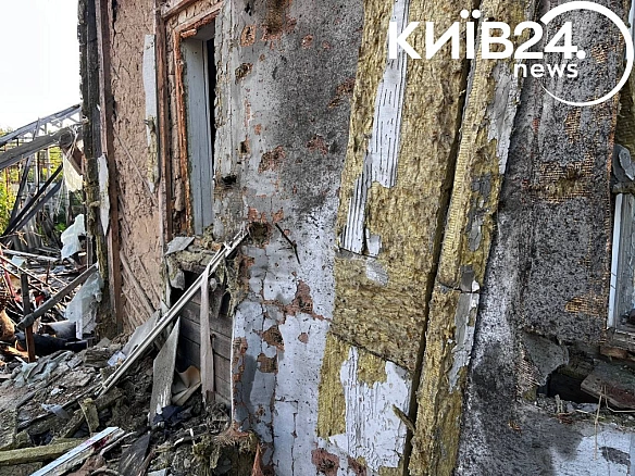 Нічний удар РФ по Бучі: пошкоджено будинки та дитсадок (оновлено). ВІДЕО+ФОТОрепортаж