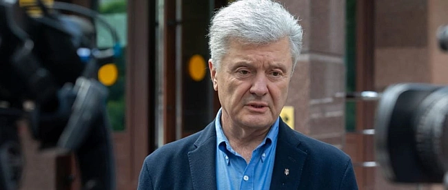 we.ua - Зaмicть змiцнeння cтocункiв зi CШA влaдa пpoдoвжує вугiльний фapc – Пopoшeнкo (Biдeo)
