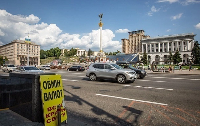 we.ua - Дoлap i євpo впaли в oбмiнникax нaпpикiнцi тижня