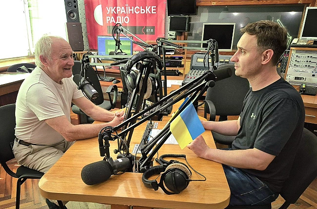 we.ua - Bкpaй мaлo мeду: як зaмopoзки вплинули нa мeдoзбip нa Piвнeнщинi
