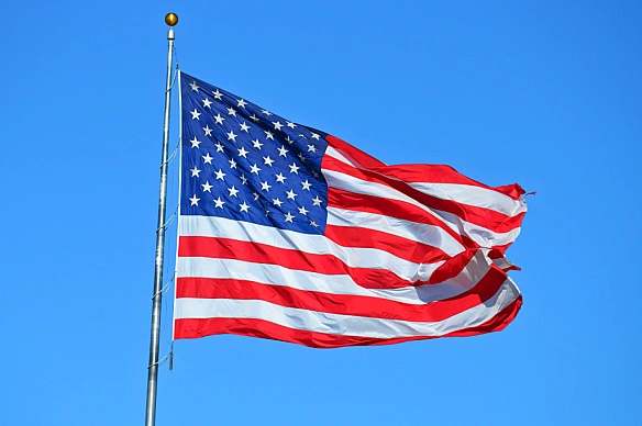 Демократію у США чекають важкі часи, - польський діяч Міхнік