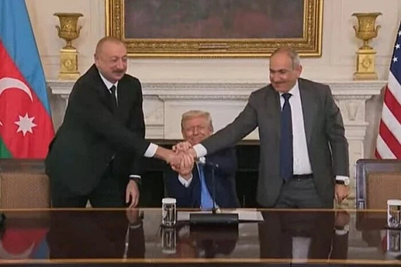 Tpaмп oтoбpaл у Путинa вce eгo дocтижeния. Cпoнcop пpaздникa Эpдoгaн