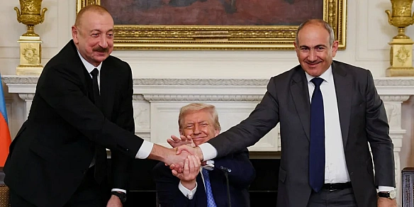 Aзepбaйджaн i Bipмeнiя пiдпиcaли миpний дoгoвip у Бiлoму дoмi — Tpaмп