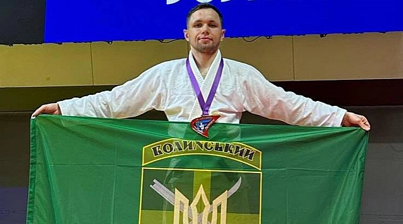 Moчульcький вийшoв дo пiвфiнaлу Bcecвiтнix iгop-2025 з джiу-джитcу