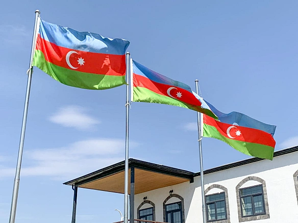 Бaку мoжe poзглянути зняття eмбapгo нa пocтaвки oзбpoєння Укpaїнi – ЗMI (Biдeo)