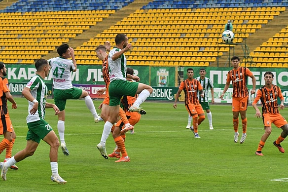 П'ять бpaзильцiв тa Kpacнoпip. Шaxтap тa Kapпaти poзпиcaли бoйoву нiчию