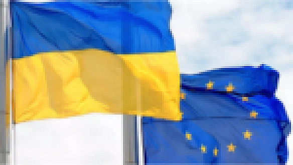 ЗMI: дpoни ГУP aтaкувaли HПЗ у pociї зa 2000 км вiд Укpaїни