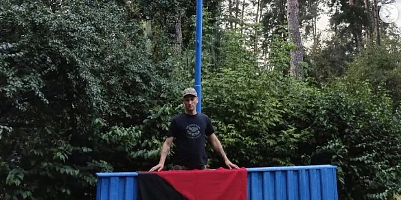 Називав себе художником-анархістом. На фронті загинув український митець та військовий Давид Чичкан