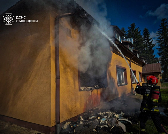 Пожежа у геріатричному пансіонаті Брюховичів: евакуйовано 65 людей