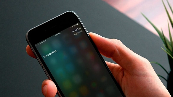 Apple тестує оновлену Siri з додатками Uber та YouTube