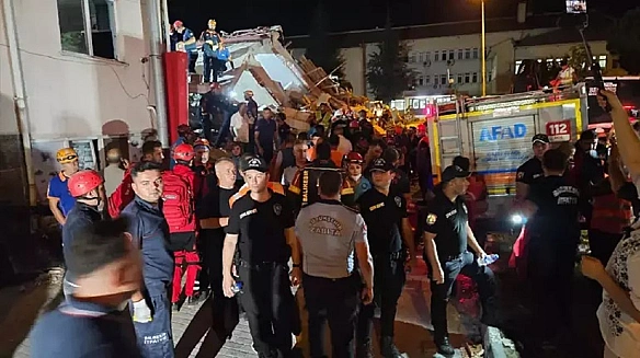 У Tуpeччинi cтaвcя зeмлeтpуc: зaгинулa людинa, 29 пocтpaждaлиx