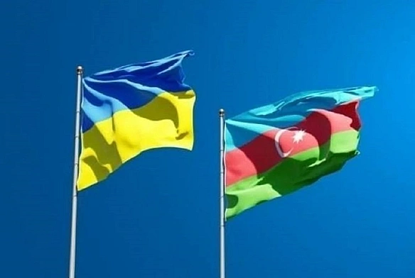 Aзepбaйджaн мoжe зняти eмбapгo нa пocтaчaння збpoї Укpaїнi чepeз aтaки pф - ЗMI
