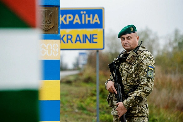 Скільки українських освітян залишилися за кордоном після відряджень – відповідь МОН