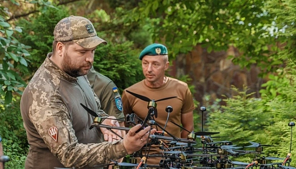 Вінницька громада передала двом бригадам ЗСУ ще 300 FPV-дронів