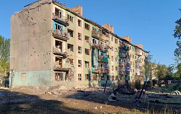 Росіяни завдали авіаудару по Білозерському: двоє загиблих, семеро поранених
