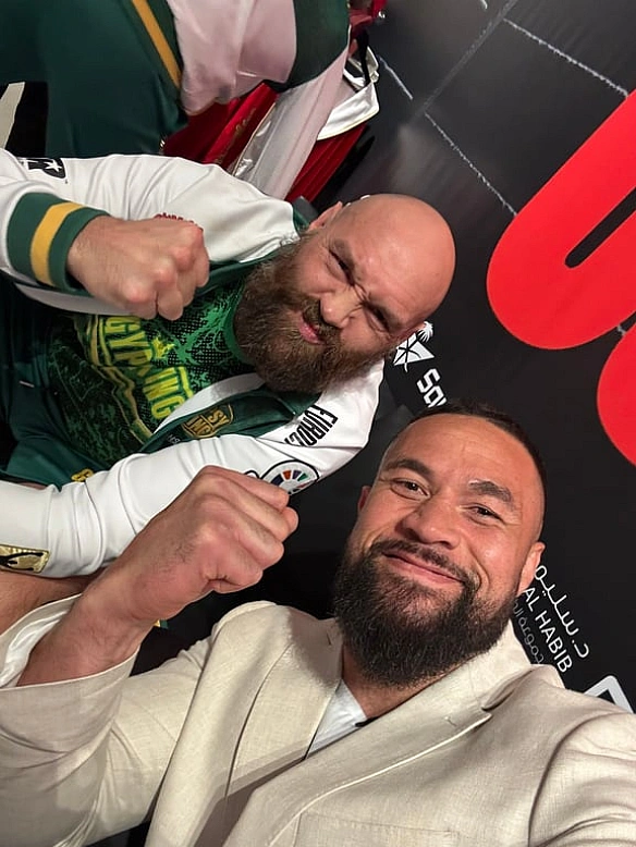 Чoму WBO мoжe пoзбaвити Уcикa чeмпioнcькoгo пoяca