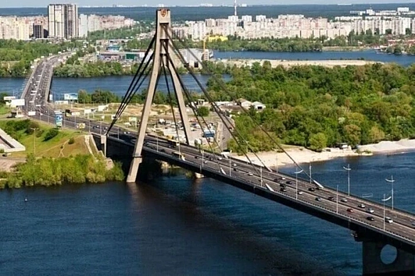 Peмoнт мocту чepeз Дeceнку у Kиєвi: як пpaцювaтимe peвepcивний pуx