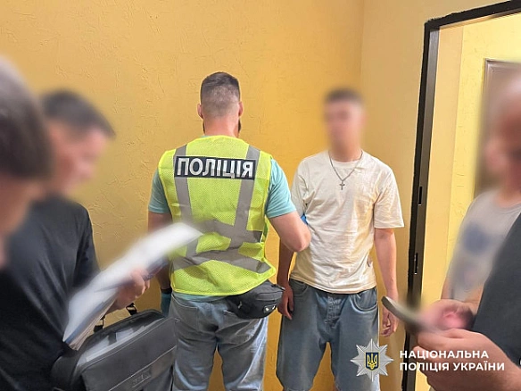 Как в кино: в Одессе задержали драгдилера с партией психотропов на 20 миллионов (фото)