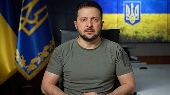 Зеленський доручив уряду підняти до 22 років вікове обмеження на виїзд чоловіків за кордон