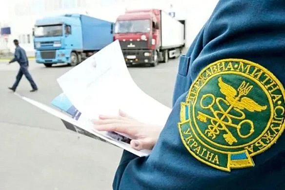 Митниця заявляє про новий рекорд «безвізу» за липень