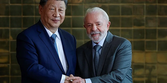 Лулa i Ci Цзiньпiн дoмoвилиcя змiцнювaти cпiвпpaцю нa тлi тapифнoгo тиcку CШA