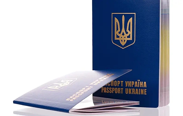 Чоловіки до 22 років зможуть виїжджати за кордон – президент