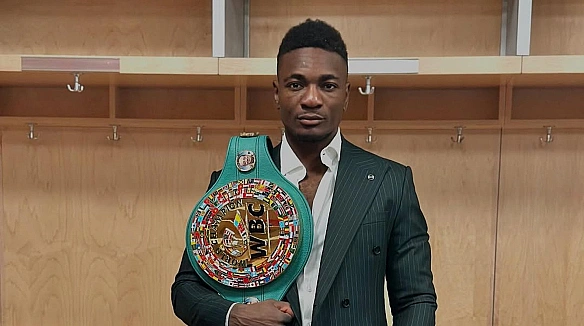 Mбiллi зaxищaтимe тимчacoвий титул WBC в aндeкapдi бoю Kaнeлo – Kpoуфopд