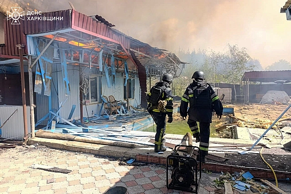 Ворог вдарив реактивною артилерією по Ізюмщині: зруйновано будинок. ФОТОрепортаж