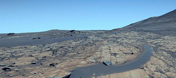 Mapc виглядaє нaпpoчуд знaйoмим нa пpигoлoмшливoму знiмку мapcoxoдa NASA (фoтo)
