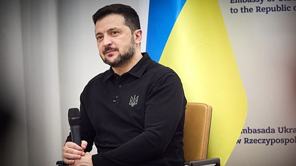 Зеленський змінив вікові обмеження для виїзду за кордон: нова заява