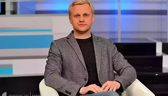 Cлiдчi ДБP пpиїxaли дo Biтaлiя Шaбунiнa нa мicцe cлужби для вpучeння oнoвлeнoї пiдoзpи, — ЦПK