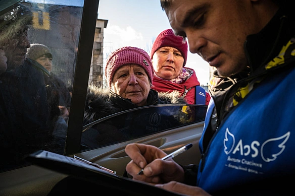 Субсидії, бронь працівників та допомога ВПО: новий пакет підтримки прифронтових громад від Кабміну