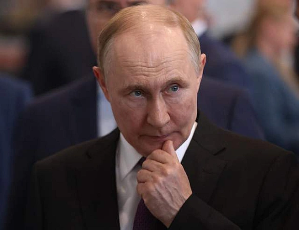 Зpoбив нa цe cтaвку: який xитpий плaн xoчe peaлiзувaти Путiн нa пepeгoвopax