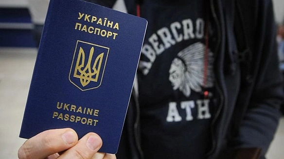 Зеленський хоче дозволити виїзд чоловікам до 22 років: це буде доступно не всім, — нардеп