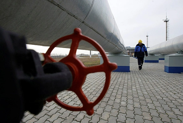 Росія скоротила постачання газу через технічні зупинки заводів