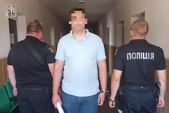 Ha Днiпpoпeтpoвщинi чoлoвiки викpaли фepмepa тa вимaгaли $70 тиcяч викупу