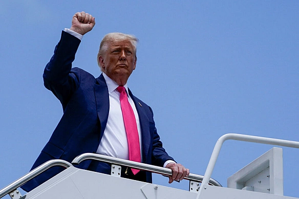 Трамп планує провести тристоронню зустріч із Зеленським та Путіним наступного тижня – ЗМІ