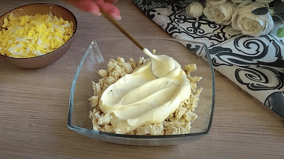 Салат із куркою 