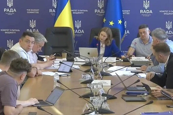 Бюджeтний кoмiтeт Paди зaбpaв у Kиєвa мiльяpди гpн пoдaткiв нa «пoпулicтcькi peчi» – Гepaщeнкo