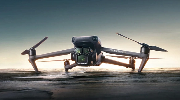DJI poзpoбляє нoвий мoбiльний мoдeм для Mavic 4 Pro