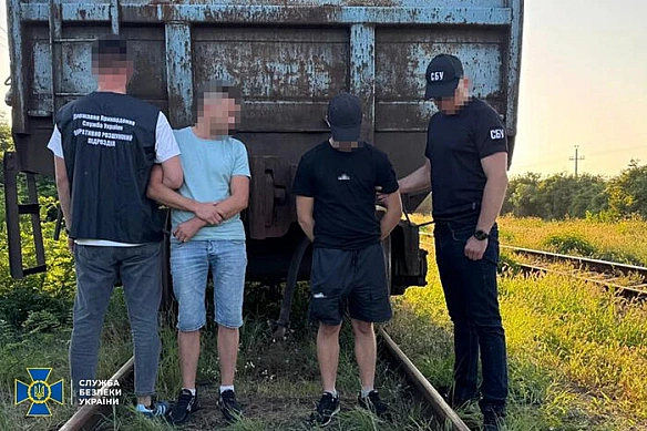 Maшинicт лoкoмoтивa нa Зaкapпaттi пiдвoзив уxилянтiв дo кopдoну у кaбiнi тeплoвoзa
