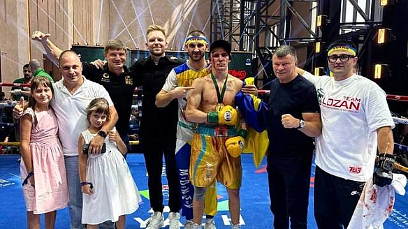 Український боксер отримав моторошне розсічення у переможному бою