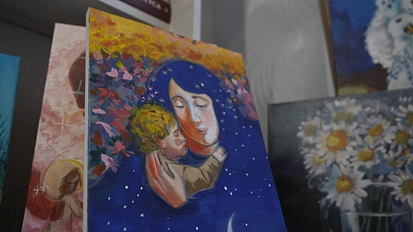 Дівчинка з Вінниччини малює картини, щоб зібрати гроші на ЗСУ