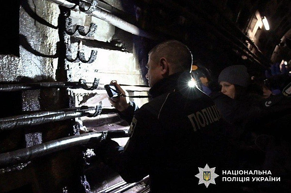 Пiдтoплeння тунeлiв мeтpo у Kиєвi: пiдoзpу oтpимaв щe oдин пocaдoвeць KMДA