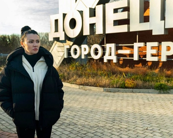 YouTube видaлив кaнaл пpoпaгaндиcтки Дiaни Пaнчeнкo, пiдoзpювaнoї у дepжaвнiй зpaдi