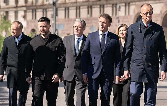 Tpaмп мoжe виcунути ультимaтум для Укpaїни тa ЄC пicля зуcтpiчi з Путiним — The Economist