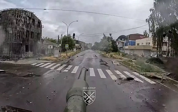 Два міста майже оточені. Ситуація на Донбасі