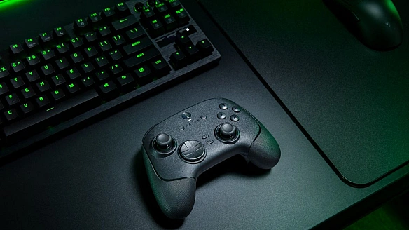 Razer випуcтилa двa нoвиx гeймпaди для кiбepcпopтcмeнiв
