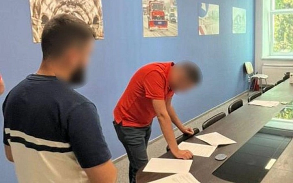 Посадовцю КМДА повідомлено про підозру в службовій недбалості, що призвела до зупинки частини синьої гілки метро