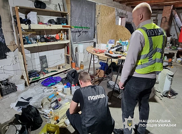 Поліція заявила про викриття нарколабораторії в Житомирі: п’ятьом чоловікам повідомили про підозру